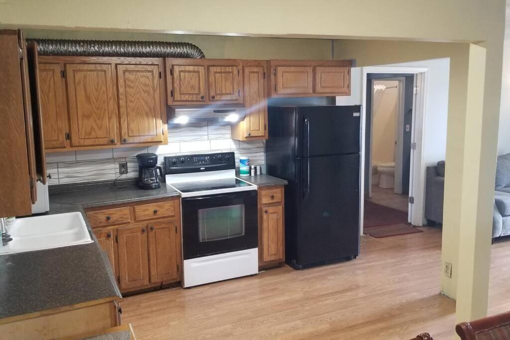 Hotel 5 Beds & 3 Baths Sleeps 11 Hotel Room Suite 102 Booking Stillwater Kültér fotó