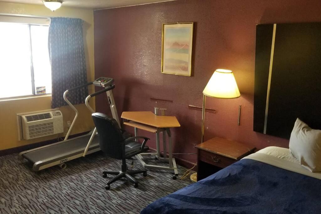 Hotel 5 Beds & 3 Baths Sleeps 11 Hotel Room Suite 102 Booking Stillwater Kültér fotó