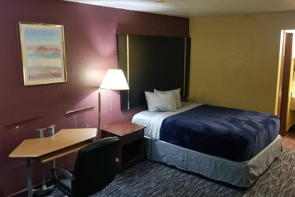 Hotel 5 Beds & 3 Baths Sleeps 11 Hotel Room Suite 102 Booking Stillwater Kültér fotó